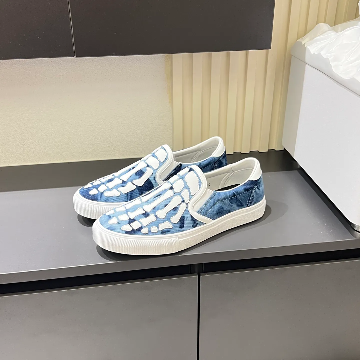Men's shoes 💰p420, amiri The top purchasing agent for bone shoes 🔍🔍 is on sale at the men's counter at the same time. Cowhide is paired with 5D dynamic design style.